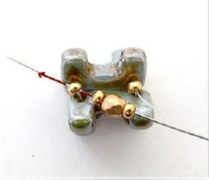 Step 6 - Collana fai da te perline Talia Puca