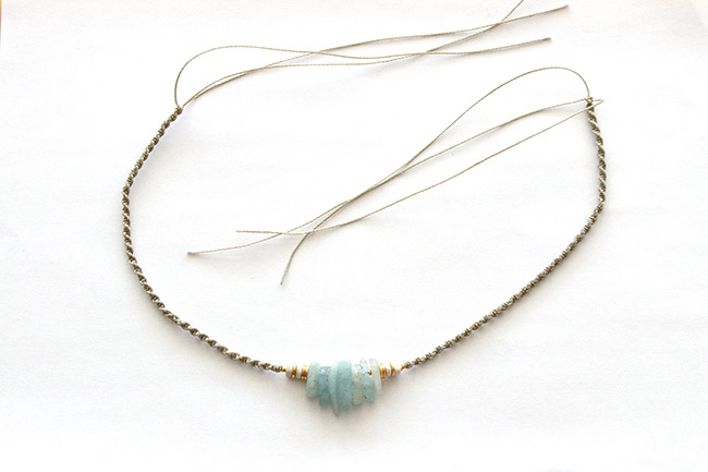 Raffinata collana di acquamarina e macramè : Tappa 6