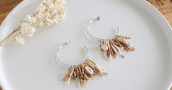 Conchiglie Cowrie creole traforate fai-da-te, Delicas Miyuki e perline PureCrystal