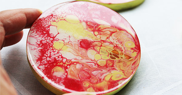 Schema Sottobicchieri versanti, in acrilico e resina