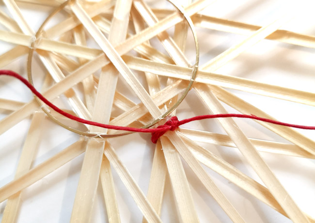 stella di paglia legare insieme le cannucce