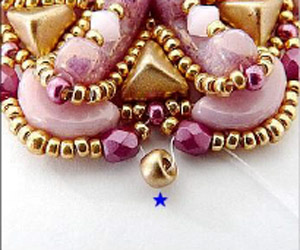 Step 22 Ciondolo Thais fai-da-te in perle di vetro di Puca