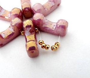 Step 3 Ciondolo Thais fai-da-te in perle di vetro di Puca