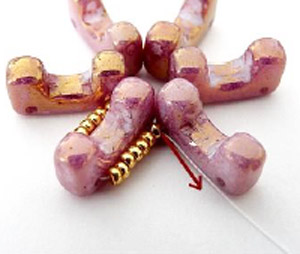 Step 4 Ciondolo Thais fai-da-te in perle di vetro di Puca