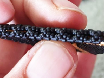 Ciondolo triangolo scintillante 3D in perline Miyuki 11/0 e biconi PureCrystal : Tappa 8