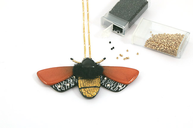 Farfalla in resina polimerica e strass : Tappa 14