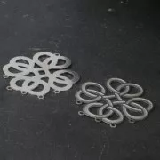 Distanziatore motivo etnico 5 anellini 25 mm rodiato x2