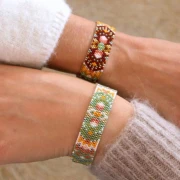 Ciondolo rotondo con fiore 8 mm Dorato con oro fino x1