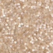 Miyuki Delica 11/0 DB0673 - Satin di seta avorio antico x 100 g