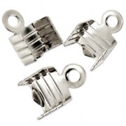 Chiudicordoncini piatti striati 4 mm Placcatura argento fino x10|raw }}