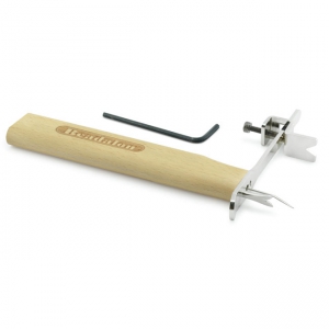 Attrezzo per fare i nodi con spazio regolare ed uniforme