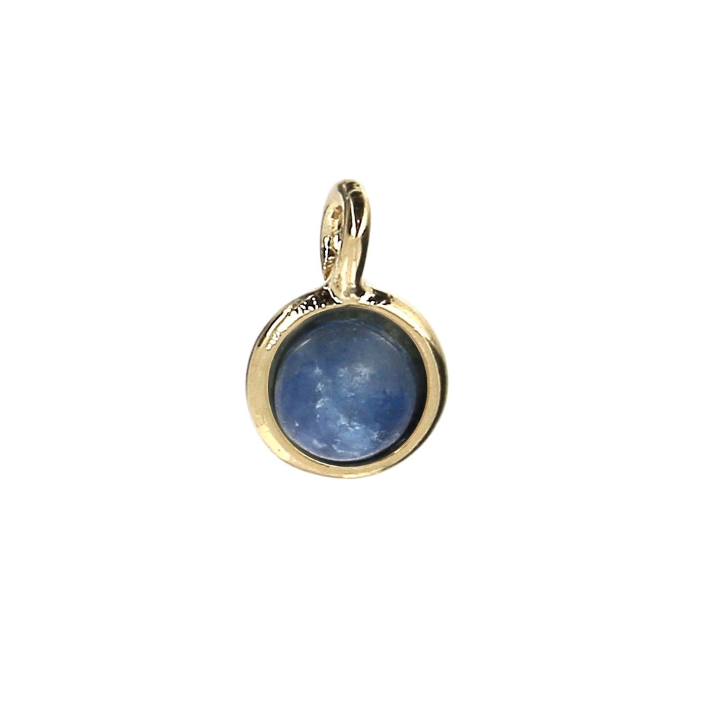 Ciondolo a cuore di pietra preziosa avvolto in filo metallico, collana