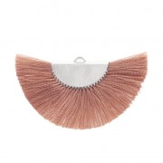 Pendente ventaglio mezzaluna con frange  25x47 mm siena/argento x1 |raw }}