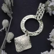 Ciondolo losanga battuta per bigiotteria 17x19 mm Dorato x1