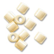 Toho Treasures mm. 3,3 TO3TA123 - Opaque Luster Light Beige x8g