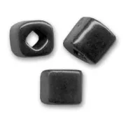 Cubi Toho 4 mm TC-04- 49 - Opaque Jet x10g