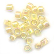 Toho Treasures mm. 1,8 TO1T770 - Crystal Op Yellow lined|raw }}