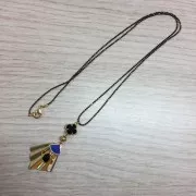 Distanziatore 2 anellini triangolo in vetro sfaccettato 15x12 mm Dorato/Nero x1