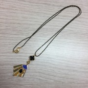 Pendente triangolare in ottone effetto pieghe 35x27 mm - Rodiato x1