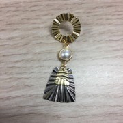 Pendente in ottone plissettato effetto trapezio 21x19 mm - Rodiato x1