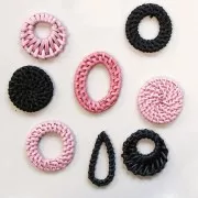 Donuts rotondo in rattan 43 mm - Rosa chiaro effetto perla x1