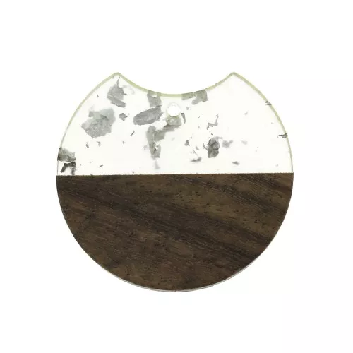 Pendente disque découpé 34x36.5 mm in resina imitazione legno con frammenti argentato x1