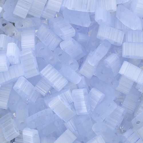Perline Miyuki Half Tila 5x2,3x1,9 mm HTL-2562-1 - Blu pallido seta x10 g