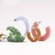 Creole piatte - effetto marmo- in acrilico 47 mm - Rosa - Bianco x2