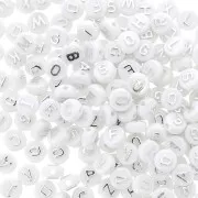 Assortimento di 200 perline- Lettere -in rilievo 9.5 mm - Bianco - Argentato