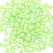 Assortimento di 200 perline- Lettere - 7 mm Verde chiaro - Bianco