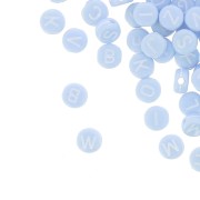 Assortimento di 200 perline- Lettere - 7 mm Blu pastel - Bianco