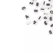 Assortimento di 100 perline- Cifra rotonde - 7 mm Bianco - Nero