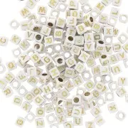 Assortimento di 200 perle lettere alfabeto cubi 6 mm - Bianco - Dorato