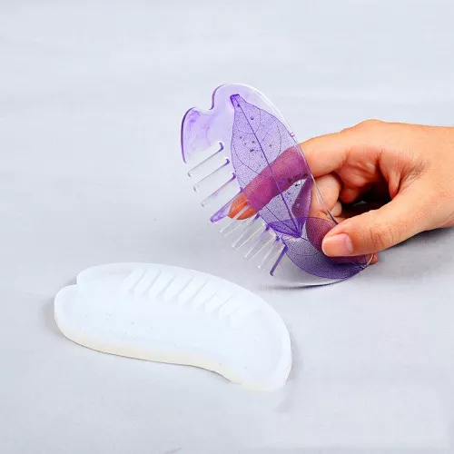Stampo in silicone per realizzare un pettine di 102x53 mm in resina x1