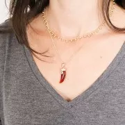 Pendente dente di squalo pietra gemma 26x10mm quarzo Rosa Placcato Oro 3mc x1