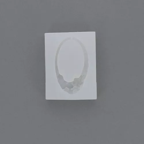 Stampo silicone ovale scavato per realizzare pendenti in resina 51x30 mm x1