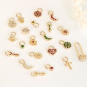 Ciondolo croce con Ossido di zirconio 12x6 mm - Cristallo - Placcato oro 3 micron x1