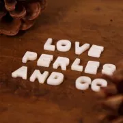 Perla lettera alfabeto in madreperla 10x8 mm - Y - Naturale x1