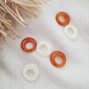 Pendente cerchio scavato 21 mm in resina - Marmo ambra x1