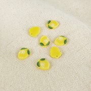 Ciondolo forma limone 15x12 mm in plexiglass - Giallo - Verde x1