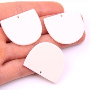 Pendente mezza-luna in acetate mat 29x34 mm - Avorio x1