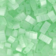 Perline Miyuki Half Tila 5x2,3x1,9 mm HTL-2559-1 - Verde pallido seta x10 g