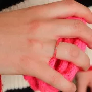 Anello regolabile resina epossidica e Ossido di zirconio Oro -Rosa fluorescente x1