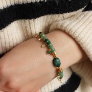 Perla ovale incisa di scarabeo 14x10 mm pietra semipreziosa - Pietra di luna x1