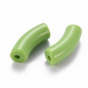 Perline tubolari curve in acrilica opaca 35x11 mm - Verde chiaro x6