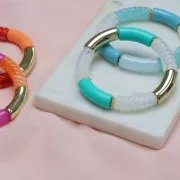 Perline tubolari curve in acrilica opaca 35x11 mm - Rosa fluorescente x6