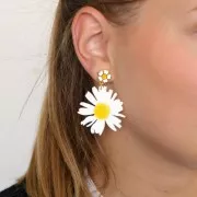 Pendente forma di margherita in acetato 44x43 mm - Bianco - Glitter giallo x1