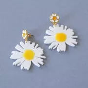Pendente forma di margherita in acetato 44x43 mm - Bianco - Glitter giallo x1