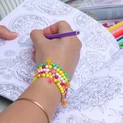 Ciondolo mini cuore 7x5 mm in resina epossidica - Placcato oro - Giallo fluorescente x1