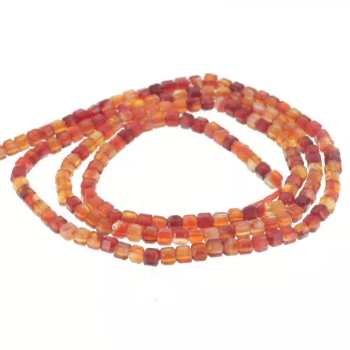 Perle cubiche sfaccettate 2,5x2,5 mm in pietra semipreziosa colorata - Corniola x40cm